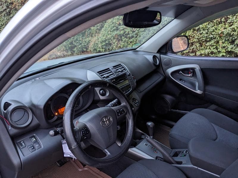 Toyota RAV4 2010 — car rental & hire in Kigali Rwanda